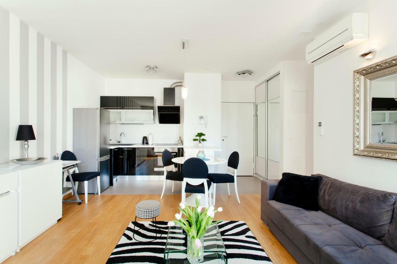 New Luxury Apartment Nives On Seaside 斯普利特 外观 照片