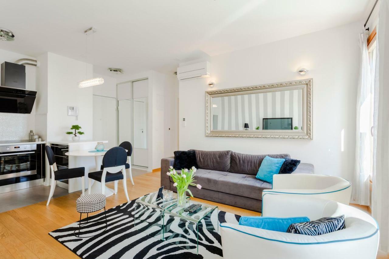 New Luxury Apartment Nives On Seaside 斯普利特 外观 照片