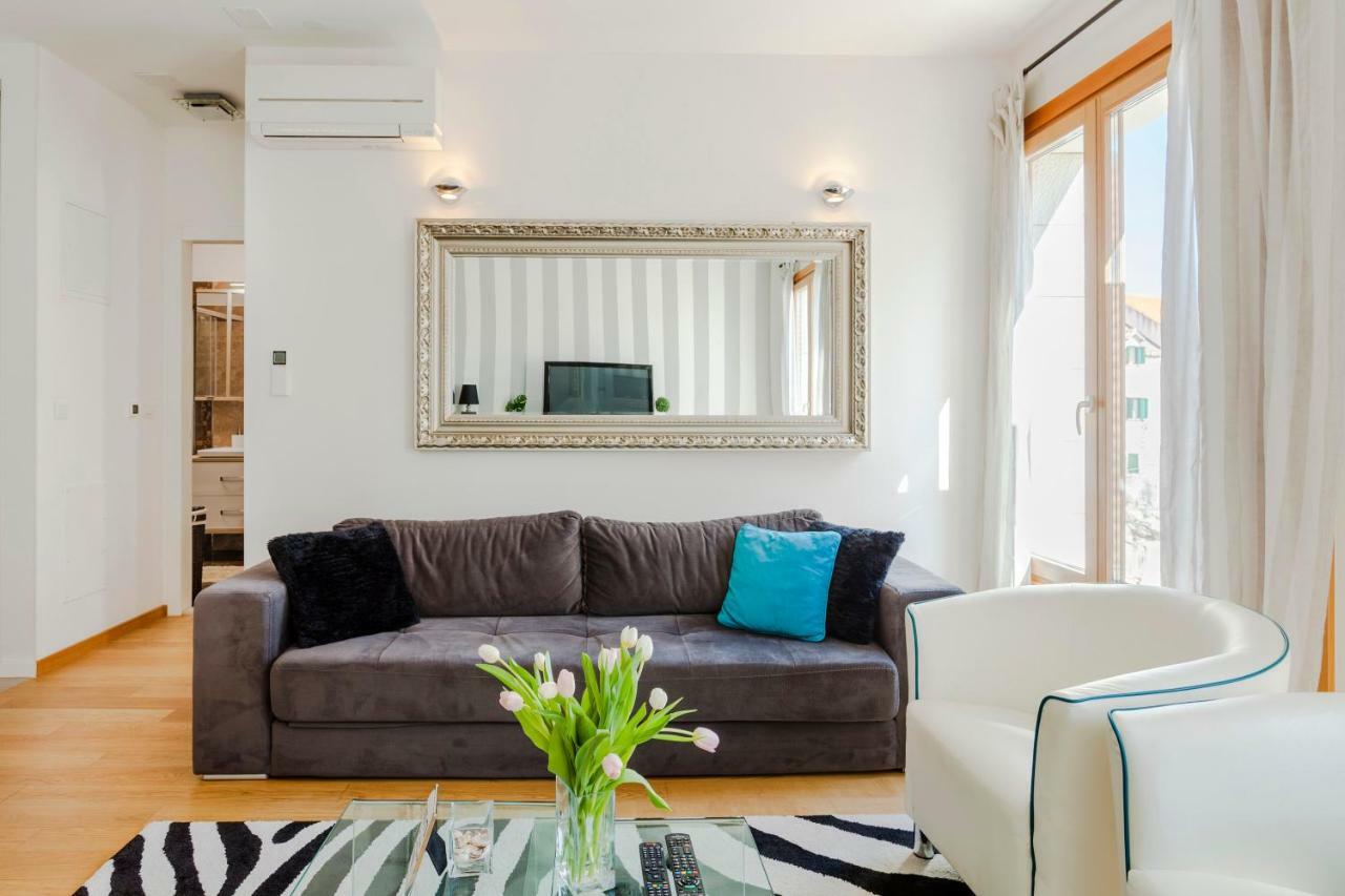 New Luxury Apartment Nives On Seaside 斯普利特 外观 照片